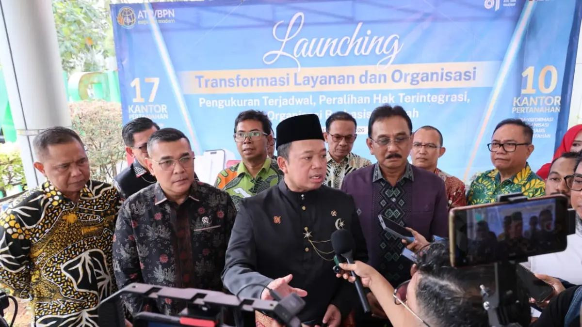 LAYANAN PERALIHAN HAK TERINTEGRASI: Menteri ATR/Kepala BPN, Nusron Wahid, mengumumkan pemberlakuan layanan Peralihan Hak Terintegrasi maksimal 10 hari yang resmi dimulai di 17 Kantor Pertanahan pada HUT ke-81 RI.