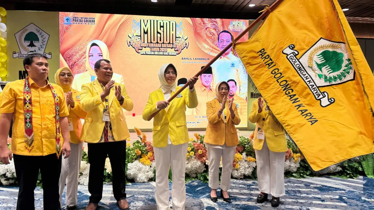 AKLAMASI: Syarifatul Syadiah terlilih secara aklamasi menjadi Ketua DPD Golkar Kabupaten Berau dalam Musda Golkar Berau ke-XI di Berau. (SENO/BP)