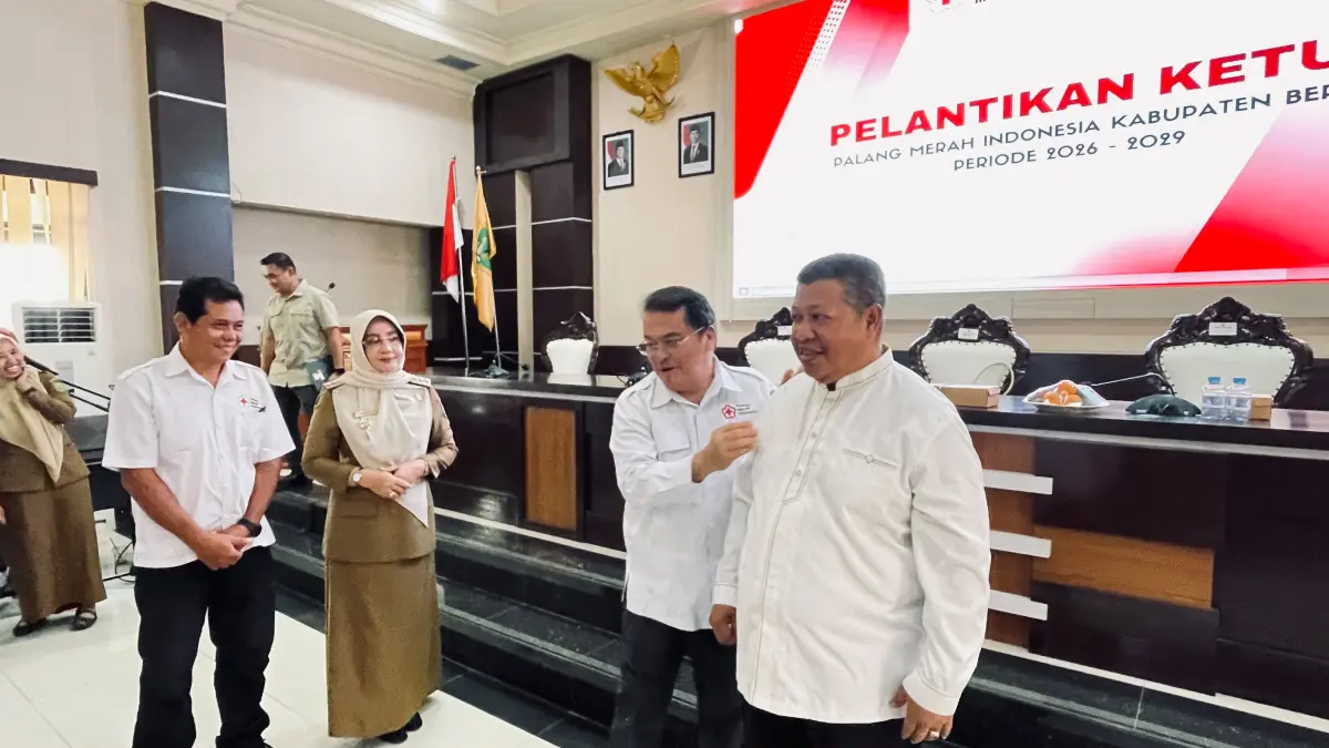 PENGURUS BARU: Bupati Berau Sri Juniarsih menyaksikan pelantikan dan pengukuhan kepengurusan PMI Berau periode 2026-2029. (SENO/BP)