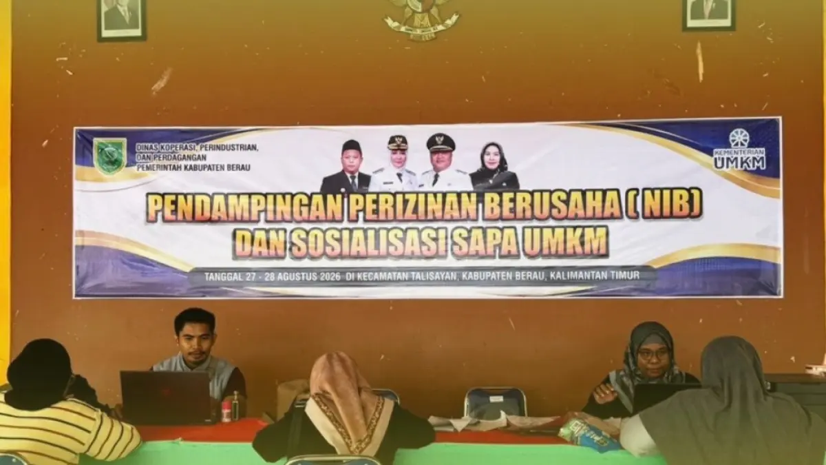 PENDAMPINGAN UMKM: Pendampingan pada pelaku UMKM Talisayan untuk mengurus NIB sekaligus menyosialisasikan SAPA UMKM, 27–28 Agustus lalu. (IZZA/BP)