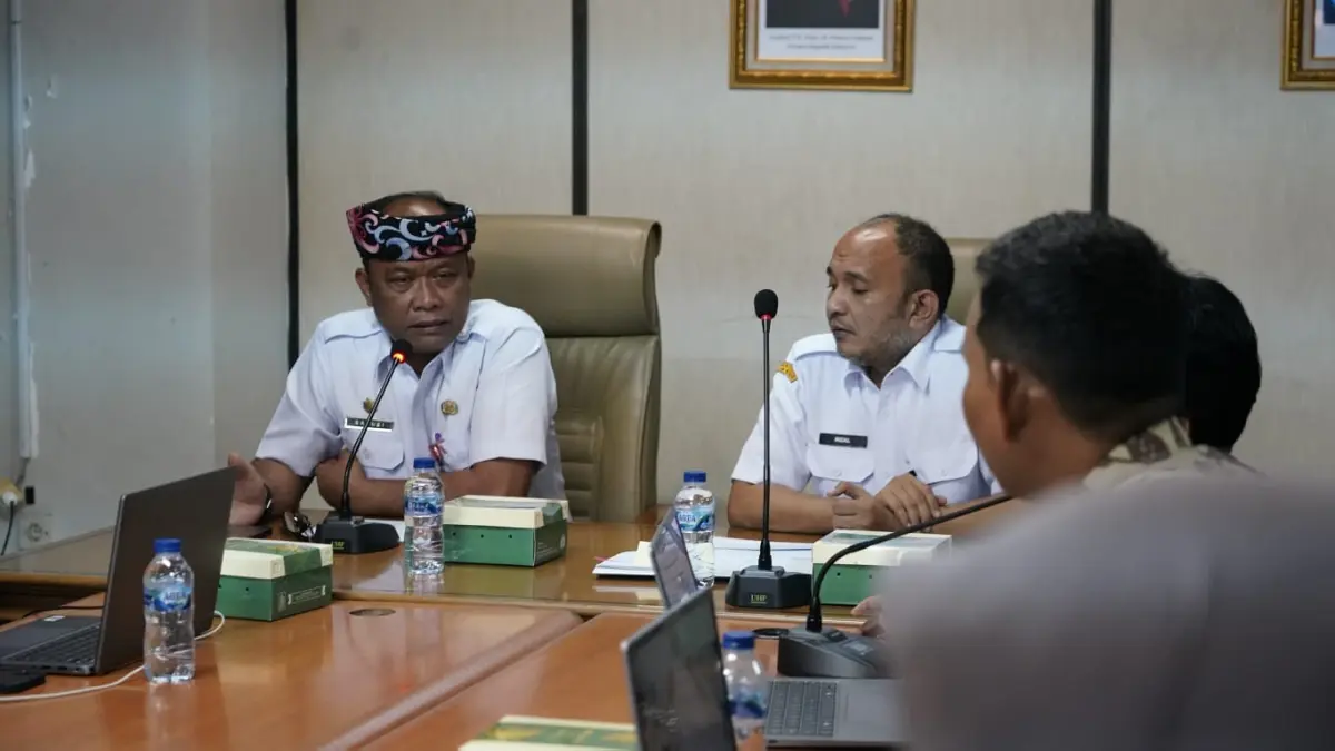 PENGUATAN LAYANAN DISABILITAS: Plt. Asisten Bidang Pemerintahan dan Kesejahteraan Rakyat Setdaprov Kaltara, Sanusi, melakukan pembelajaran dan konsultasi terhadap penguatan Penyandang Disabilitas belum lama ini. (DKISP KALTARA)