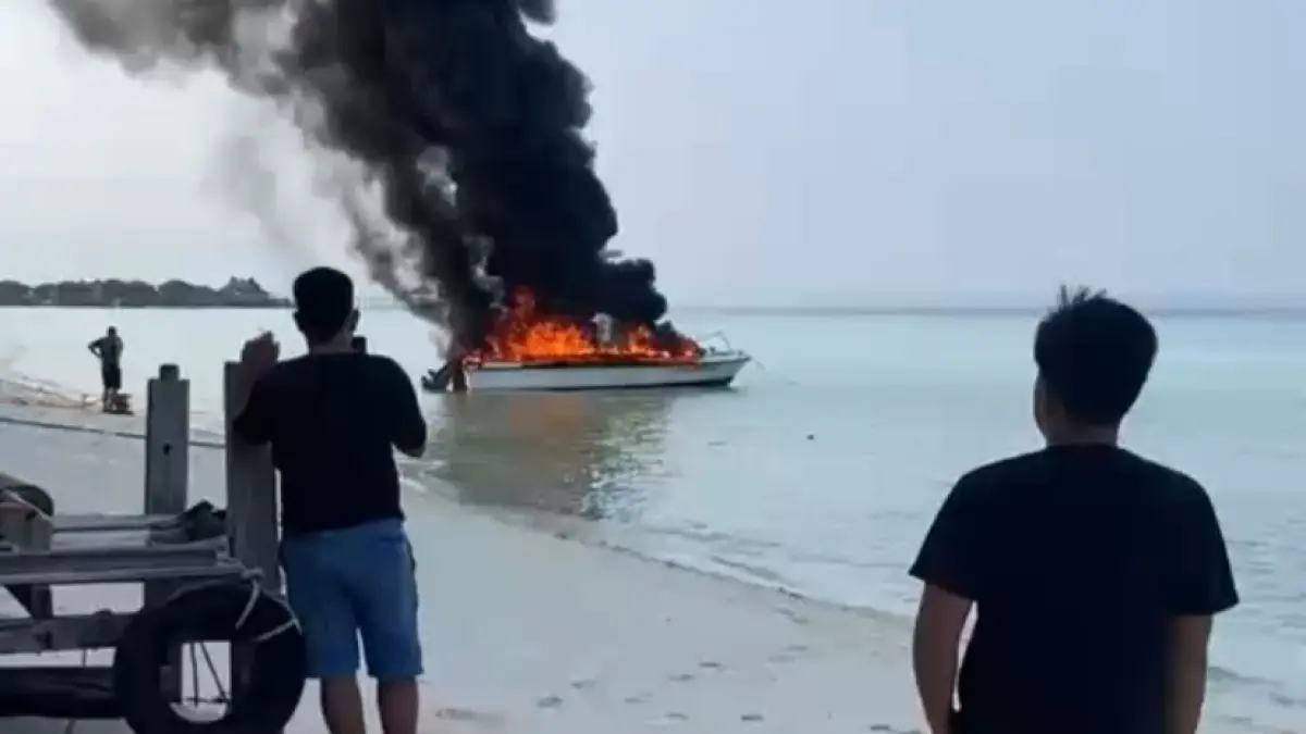 KORSLETING: Satu unit speed terbakar akibat diduga masalah kelistrikan. (IST)