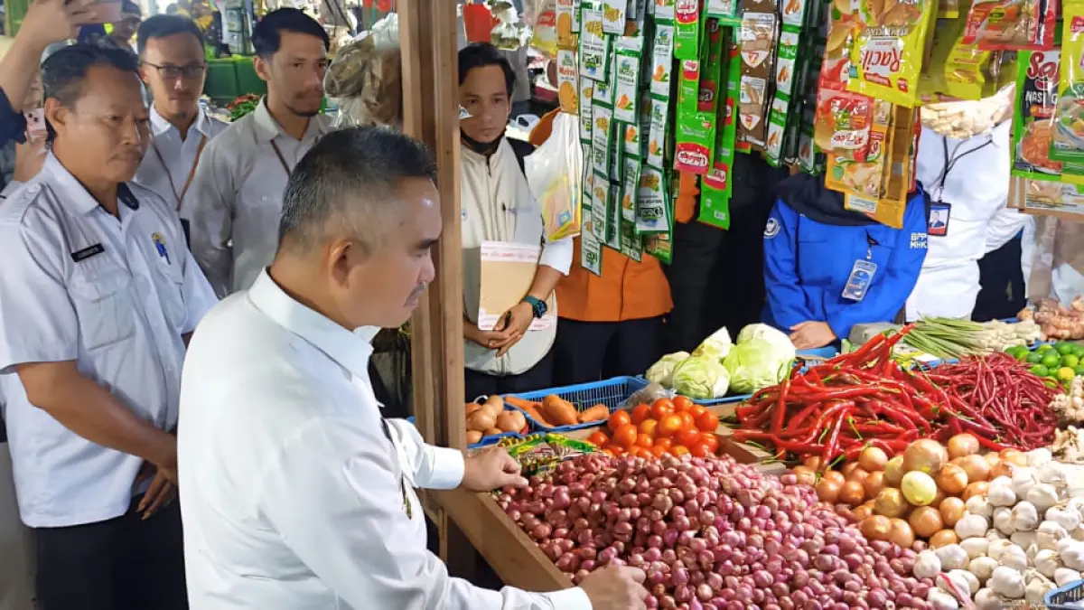 SIDAK PASAR: TPID Tarakan saat melakukann sidak pasar pada Februari lalu. (HRK)