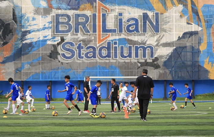 BRImo Future Garuda menghadirkan 50 talenta muda dengan usia dibawah 16 tahun untuk menjalani coaching clinic.