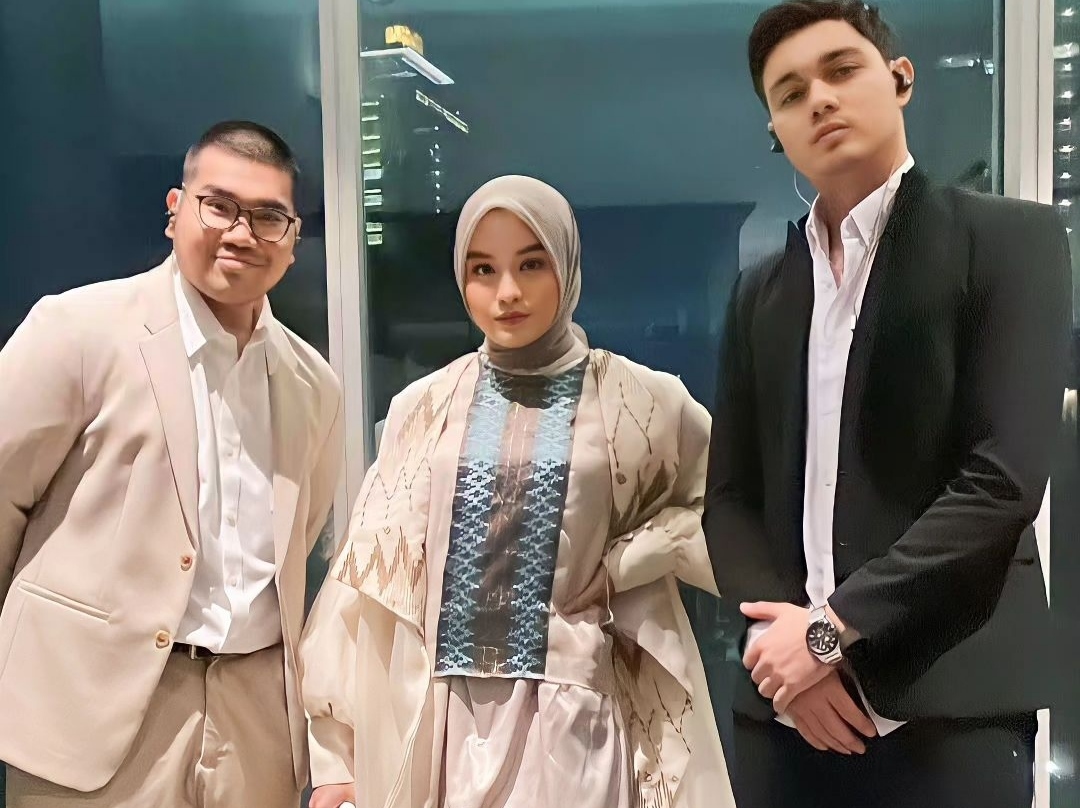 Kaleb J, Salma Salsabil dan Paul Idol, usai tampil di acara resepsi Kevin Sanjaya dan Valencia, Sabtu (24/6)
