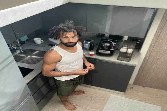 Foto Mohamed Salah berada di dapurnya ternyata lebih banyak disukai netizen di Twitter ketimbang perayaan Manchester City mendapatkan gelar Liga Champions.
