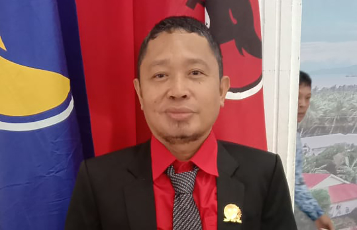 Ketua DPRD Kabupaten Kepulauan Talaud Semuel Bentian SH MH