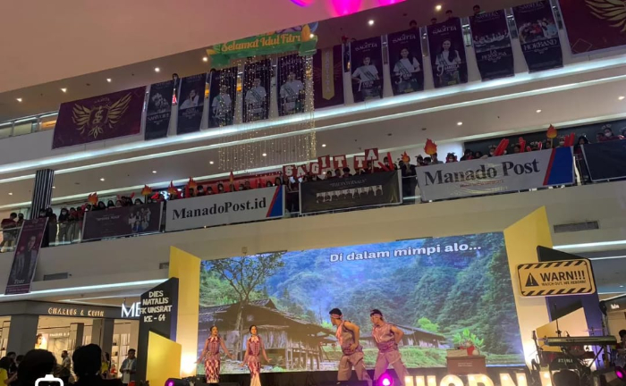 Gelar Manado Fashion Week (MFW), Manado sedang menuju Paris-nya Indonesia. Tampak atrium Mantos 3 yang sering dijadikan tempat fashion
