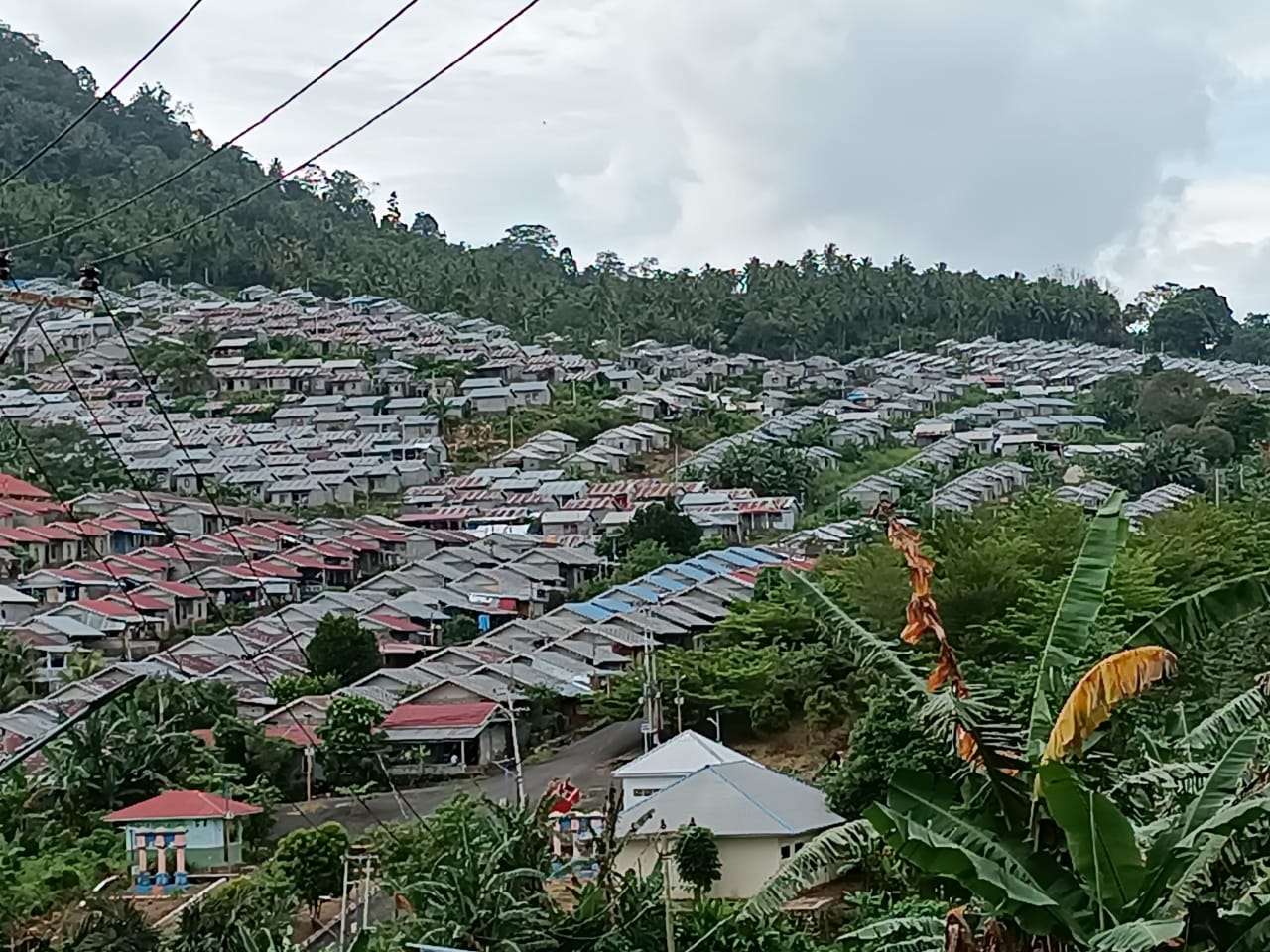 Kawasan rumah relokasi di Pandu.