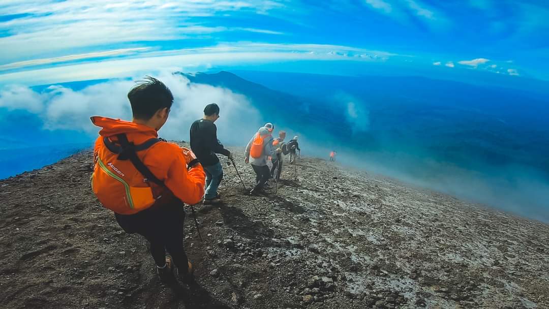 Wisata Gunung Soputan di Minahasa Tenggara.