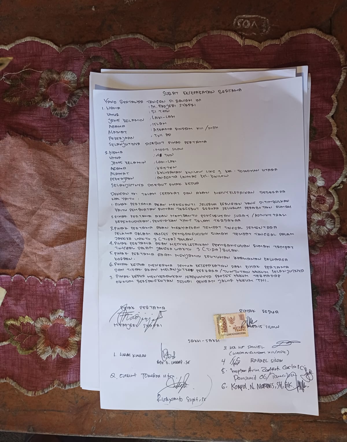 Oknum TNI yang bertugas di Kota Tomohon, Sabtu (29/7) sekira pukul 06:15 WITA membakar satu unit rumah permanen milik Keluarga Mourits Silow-Lumi