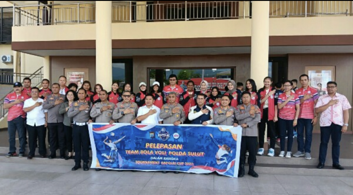 Kapolda Sulawesi Utara (Sulut) Irjen Pol Setyo Budiyanto melepas Tim Bola Voli Putra dan Putri Polda Sulut yang akan berlaga dalam turnamen Kapolri Cup 2023 zona Sulawesi