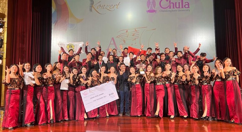 Paduan Suara Mahasiswa (PSM) Unsrat Manado berhasil meraih juara umum (Grand Prize Winner) pada Thailand International Choir Festival A Voyage of Songs 2023
