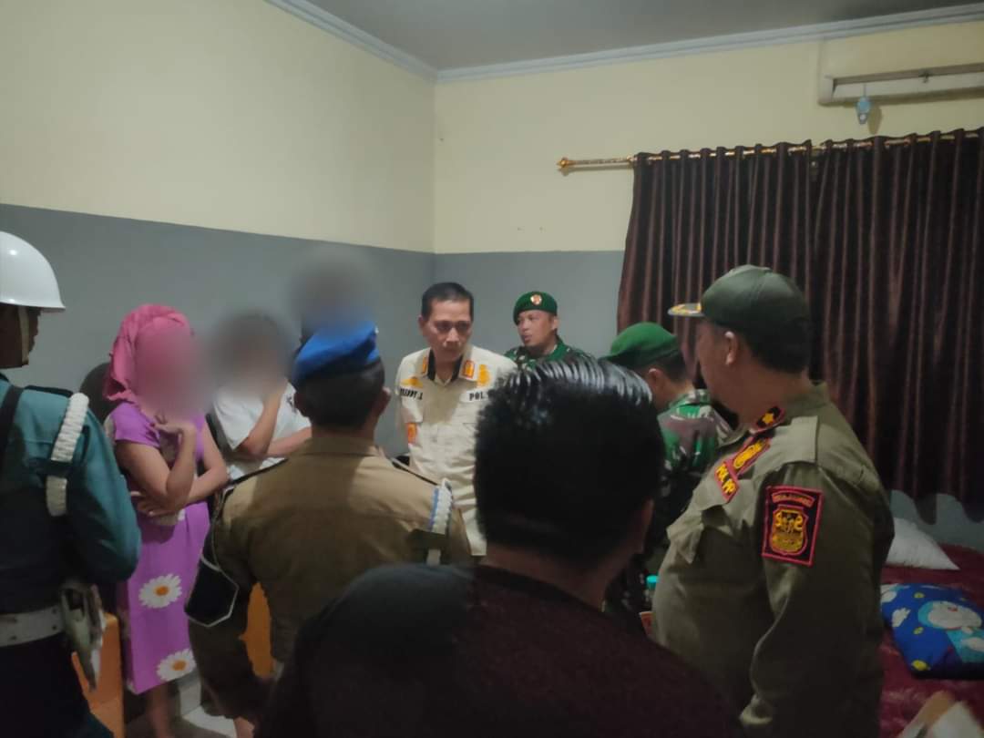 OPERASI Terpadu Tim Gabungan Satpol PP, TNI dan Polri ke Sejumlah Tempat Kost.