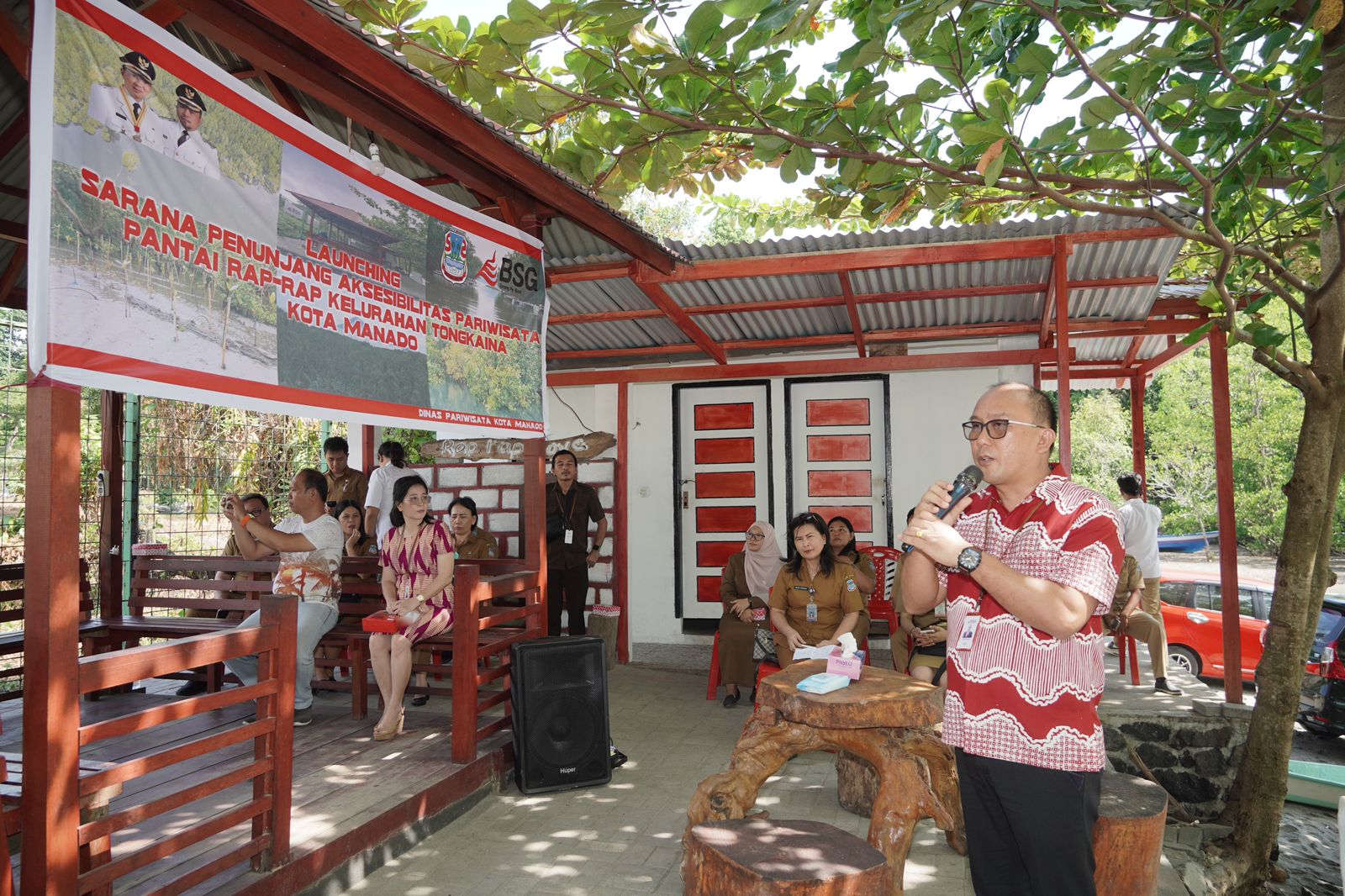 Corporate Secretary Bank SulutGo Heince Rumende.