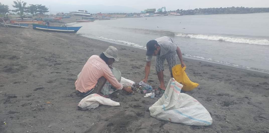 SIGAP: Petugas ditempatkan di sejumlah lokasi, menjaga kebersihan di Kota Manado.