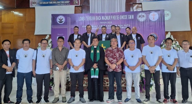 Komisi Pelayanan P/KB Sinode GMIM dan Pokja bersama pengurus Komunitas Baca Mazmur P/KB Sinode GMIM, di GMIM Karunia Sea, Wilayah Manado Malalayang Timur, Sabtu (26/08/23).