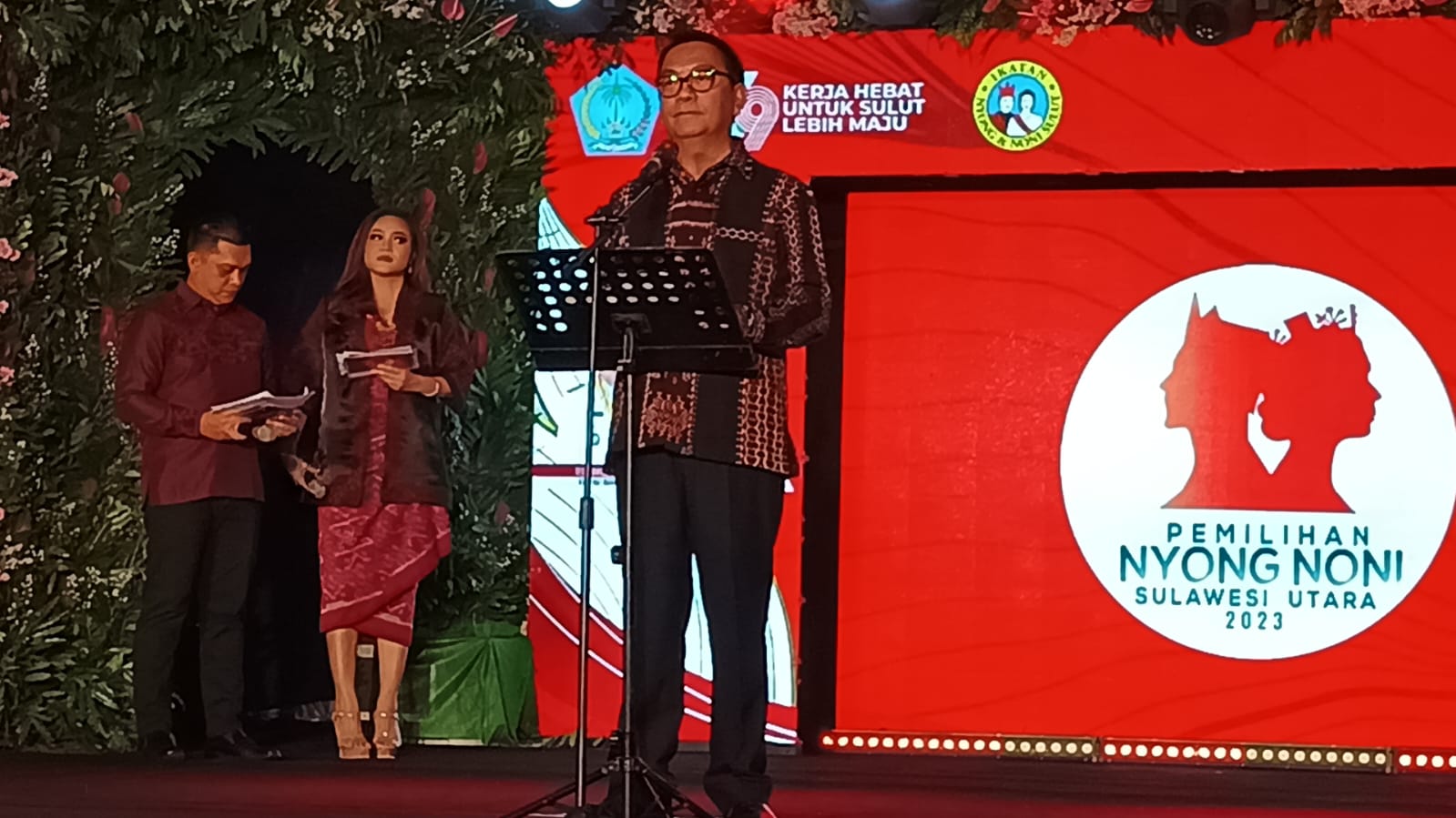 SAMPAIKAN PESAN: Wali Kota Caroll Senduk SH saat membawakan sambutan sekaligus membuka kegiatan PNNS Tahun 2023, di Auditorium Bukit Inspirasi Tomohon, Sabtu (16/9) lalu. Dok istimewa