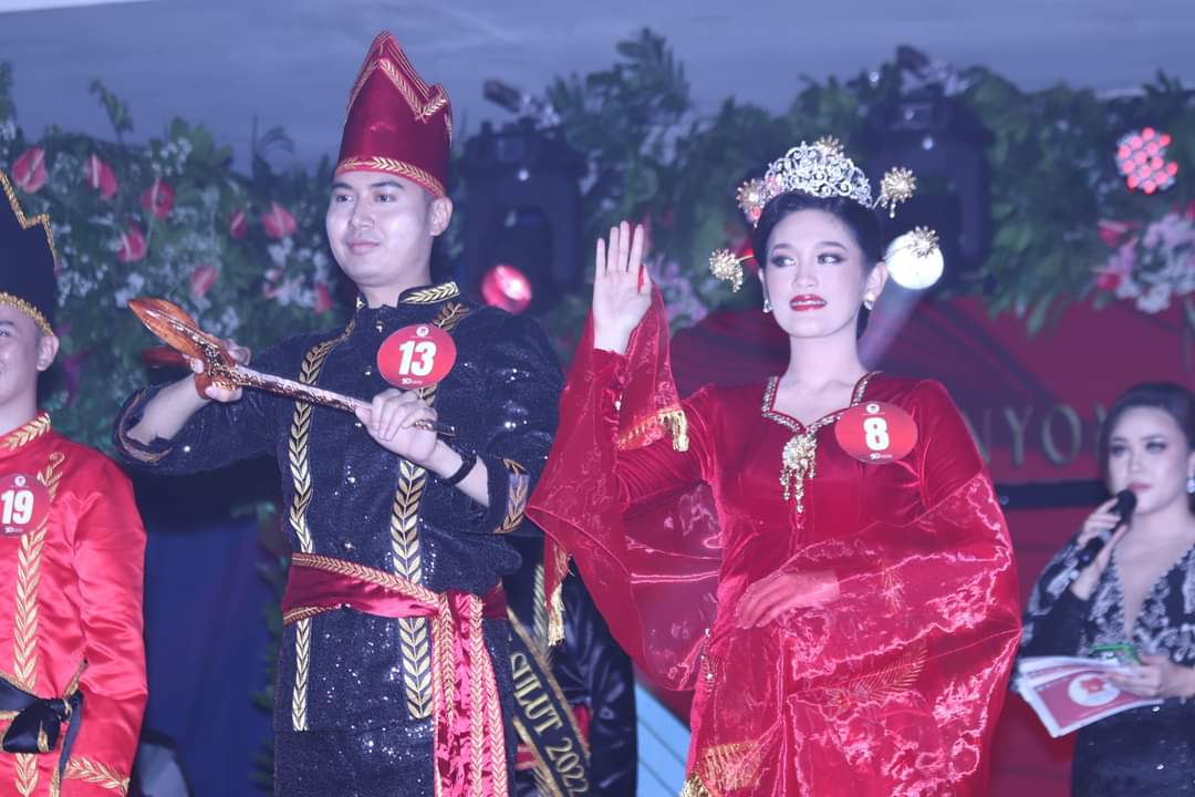 dr Andika Khosuma Liando dan Krisan Valerie Sangari Nyong Noni Sulut terpilih Tahun 2023. Dok istimewa