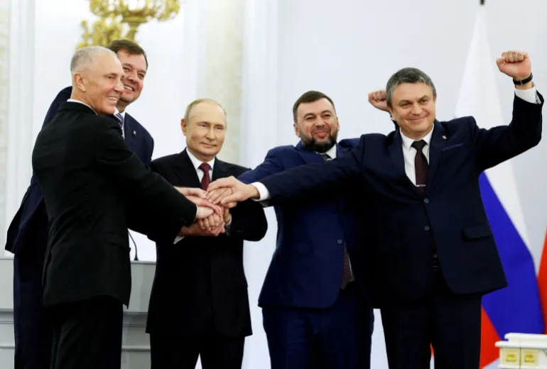 Presiden Vladimir Putin usai melantik para pemimpin di 4 wilayah Ukraina yang diduduki Rusia yaitu Denis Pushilin, Leonid Pasechnik, Vladimir Saldo, Yevgeny Balitsky (Istimewa)