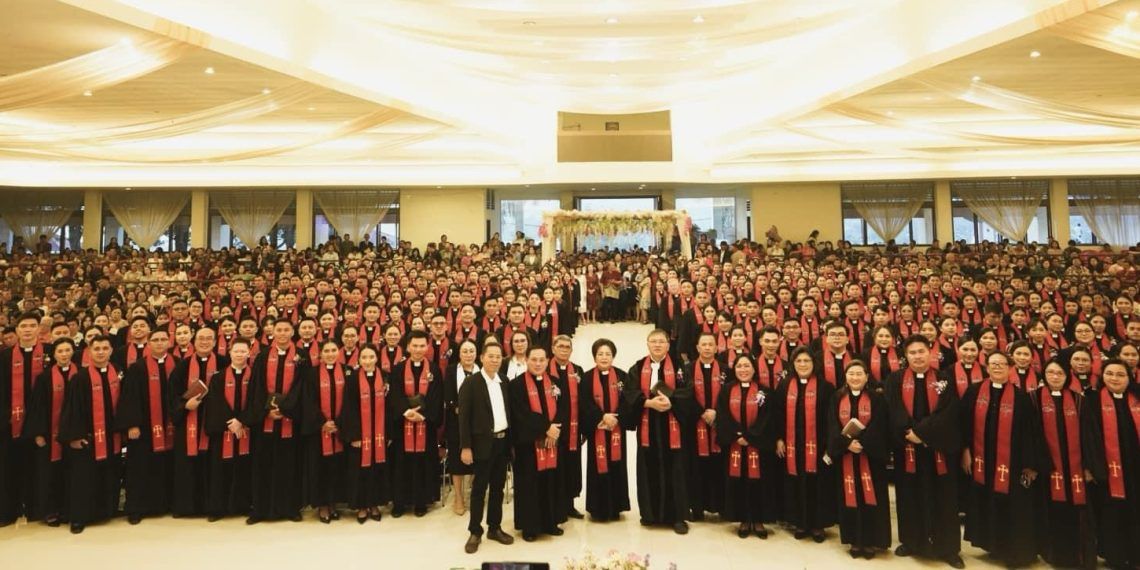 Peneguhan Pendeta GMIM. (Dodoku GMIM)