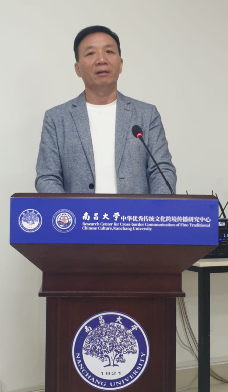 SAMBUT BAIK: Secretary of CPC COMMITTEE at International Education Language Mr Lu Kemin saat memberikan sambutan bagi rombongan Summer Camp.