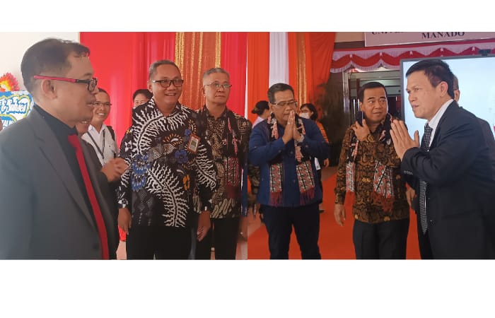 Dirjen SDA Bob Arthur Lombogia mewakili Menteri PUPR Basuki Hadimuljono saat menghadiri Dies Natalis Unsrat didampingi lima Kepala Balai di Sulut.