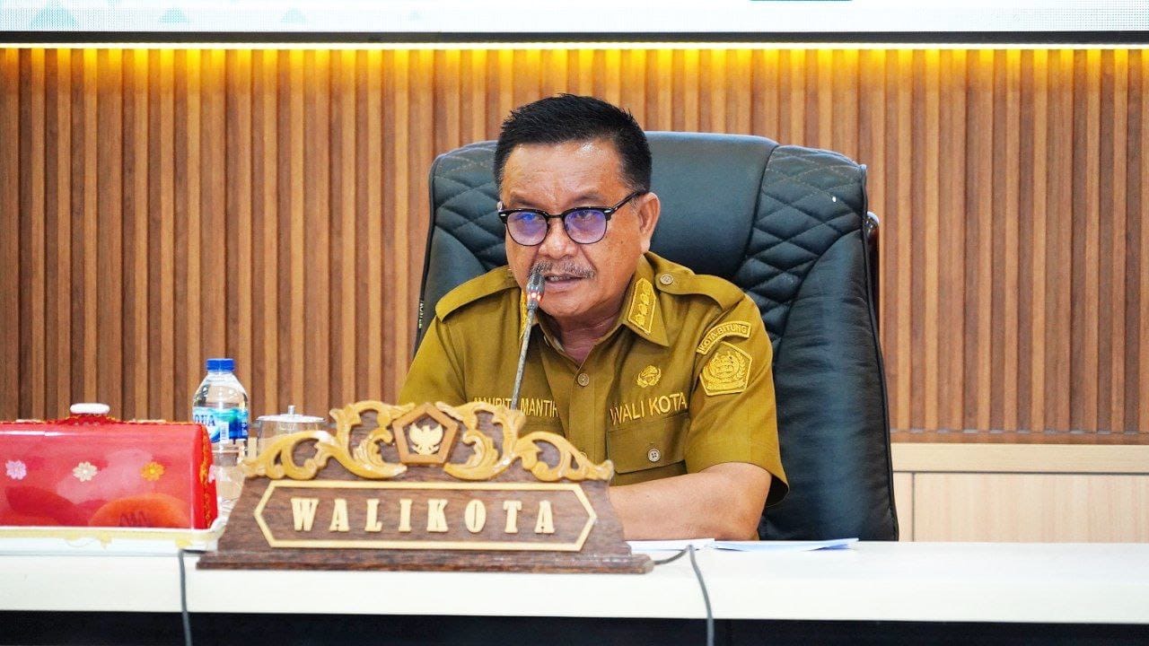 Wali Kota Bitung Maurits Mantiri saat memimpin kegiatan sosialisasi dan launching aplikasi MMHH.