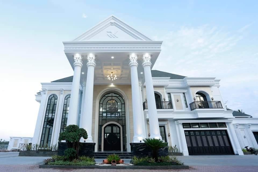 SIAP DIRESMIKAN: Rumah milik keluarga Kandoli-Antou siap diresmikan Gubernur Sulut Olly Dondokambey SE Minggu 12 November. Dok istimewa