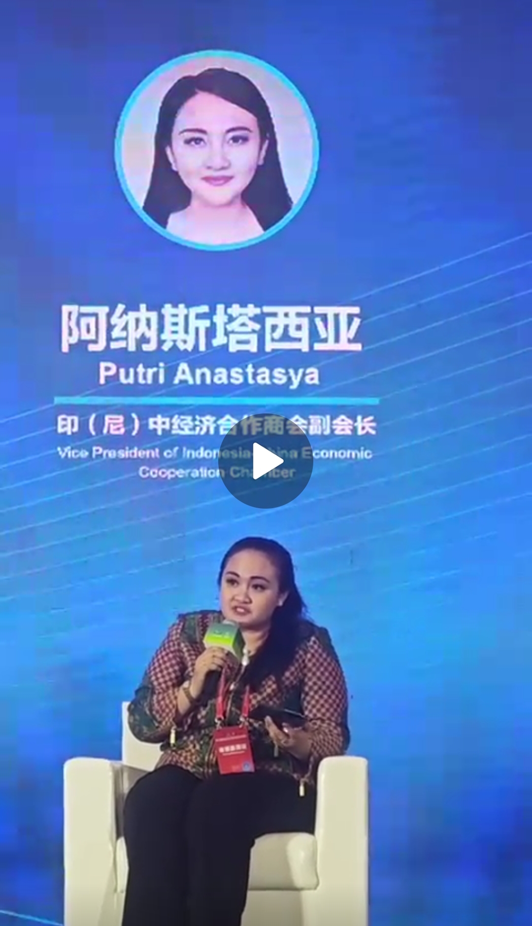 Putri Anastasya asal Kotamobagu  ikut memberikan materi