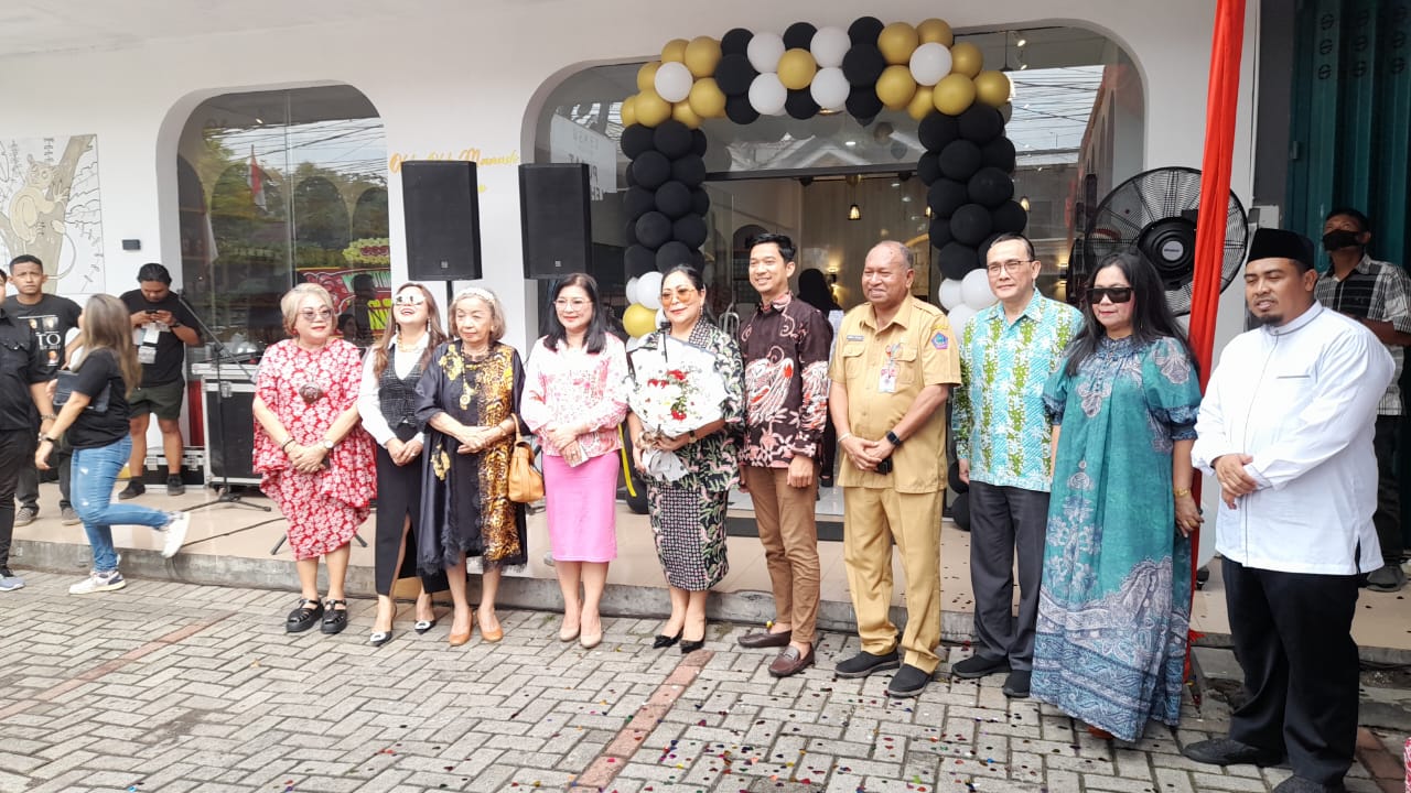 Grand opening Lenso Manado, Senin (27/11) (Istimewa)