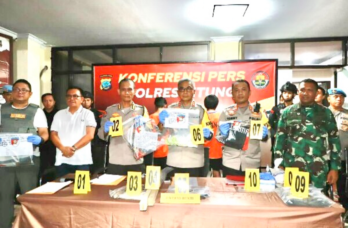 Kapolda Sulut Setyo Budiyanto, didampingi Dirreskrikum Kombes Pol Gani Siahaan, Kabid Humas Kombes Pol Iis Kristian, Kapolres Bitung Tommy Souissa, Dandi Bitung Hanif Tupen, Wali Kota Maurit Mantiri