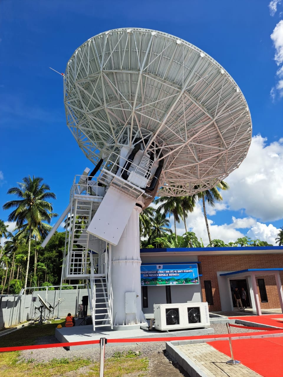 potret Satelit Satria 1 yang ada di Desa Matungkas, Kabupaten Minut