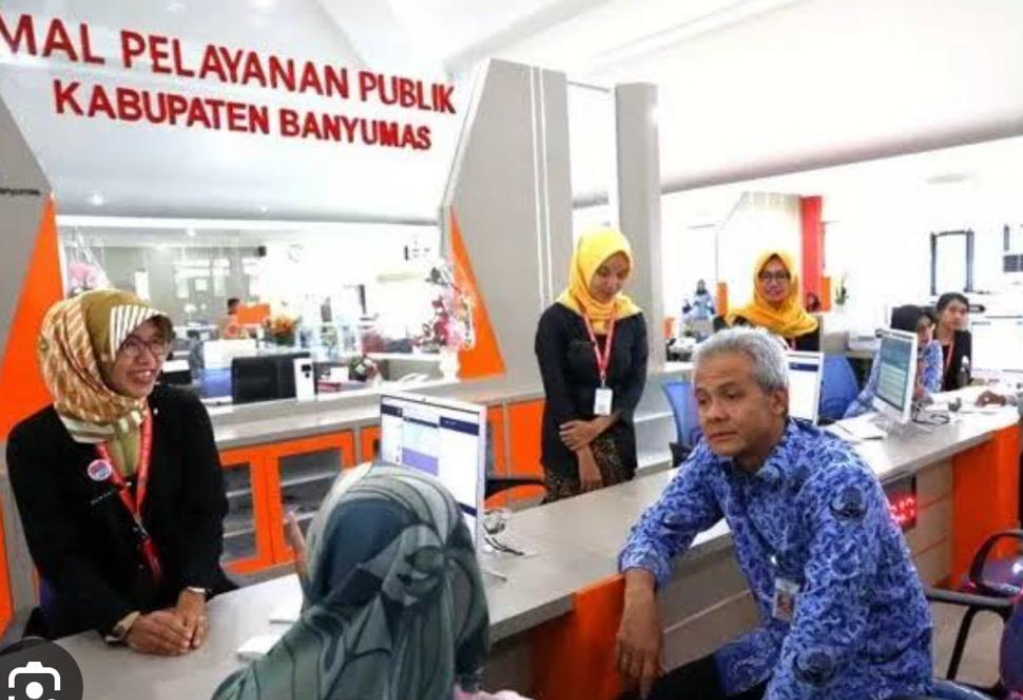 Ganjar Pranowo saat di salah satu mall pelayanan publik yang dibuat Ganjar