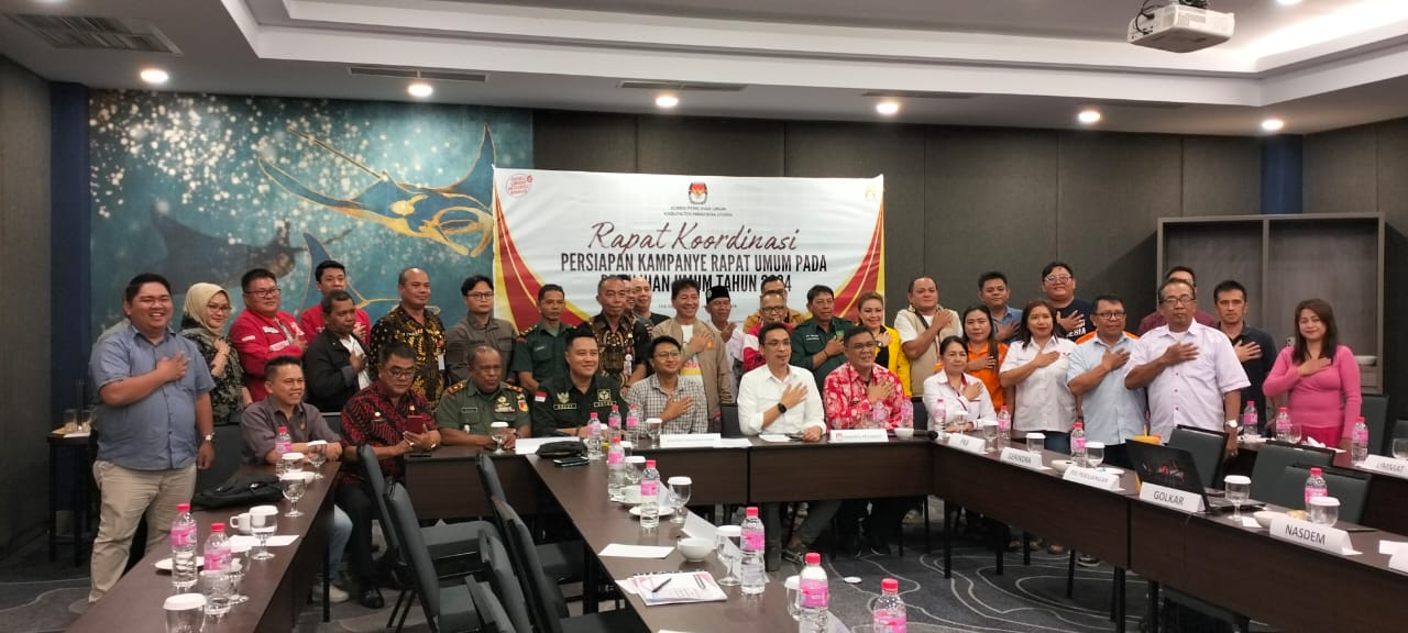 DIMATANGKAN: KPU Minahasa Utara bersama perwakilan parpol, TNI, Polri serta OPD Pemkab Minut terkait, saat menggelar rakor kampanye rapat umum pemilu 2024, Kamis (18/1).