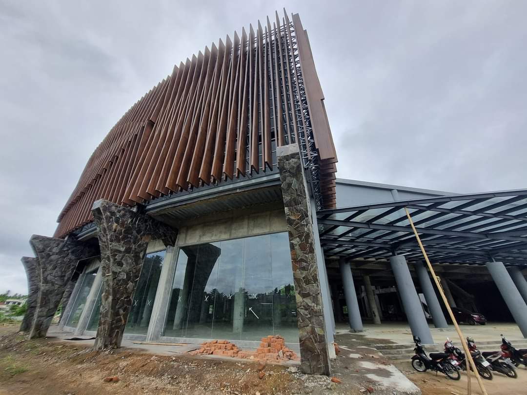 Perkembangan pembangunan Gedung Mission Center GMIM yang Berlokasi di Ringroad, Manado.
