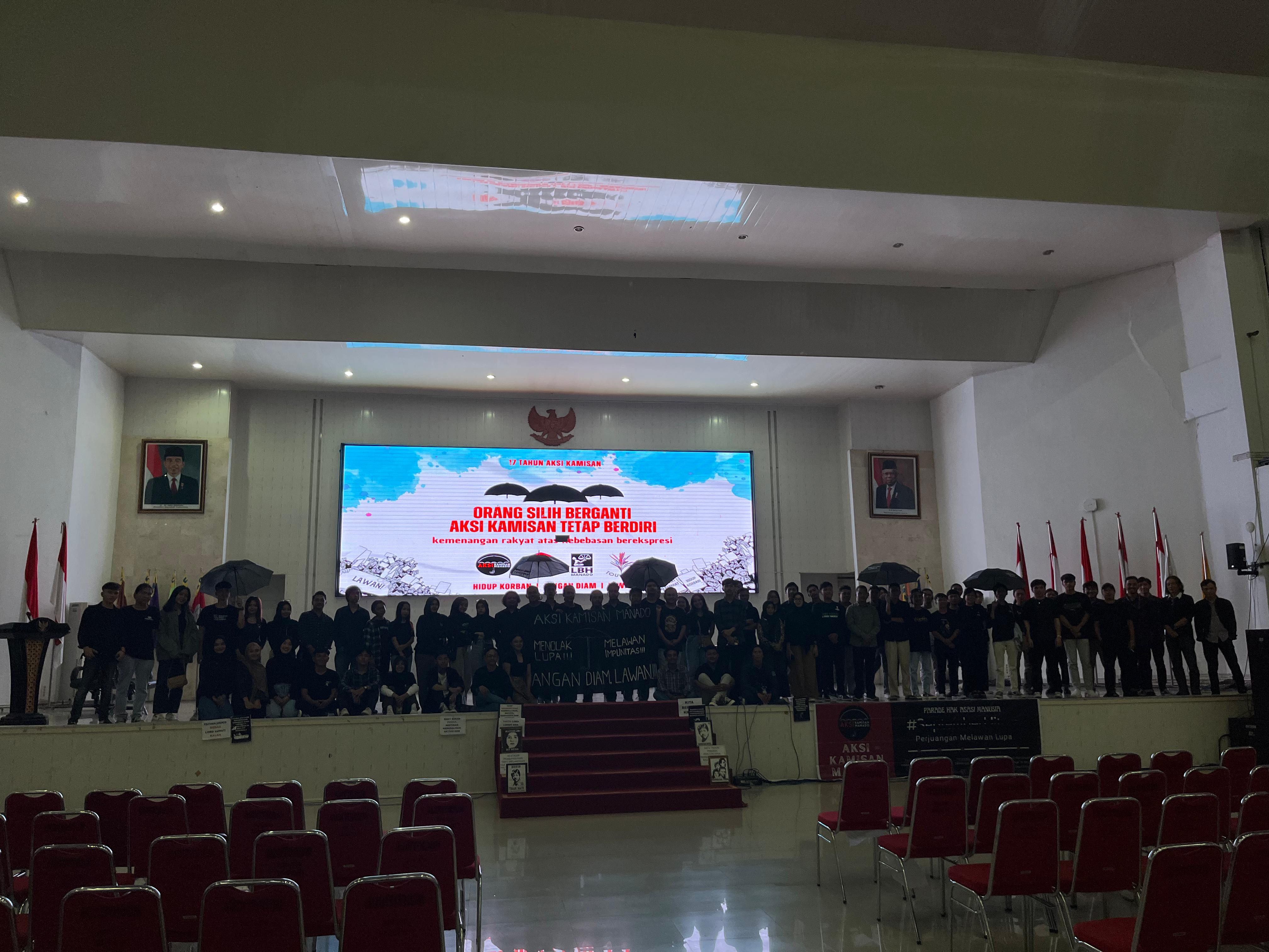 Nonton bareng ilm dokumenter berjudul "Lingkey Tanah Terakhir"