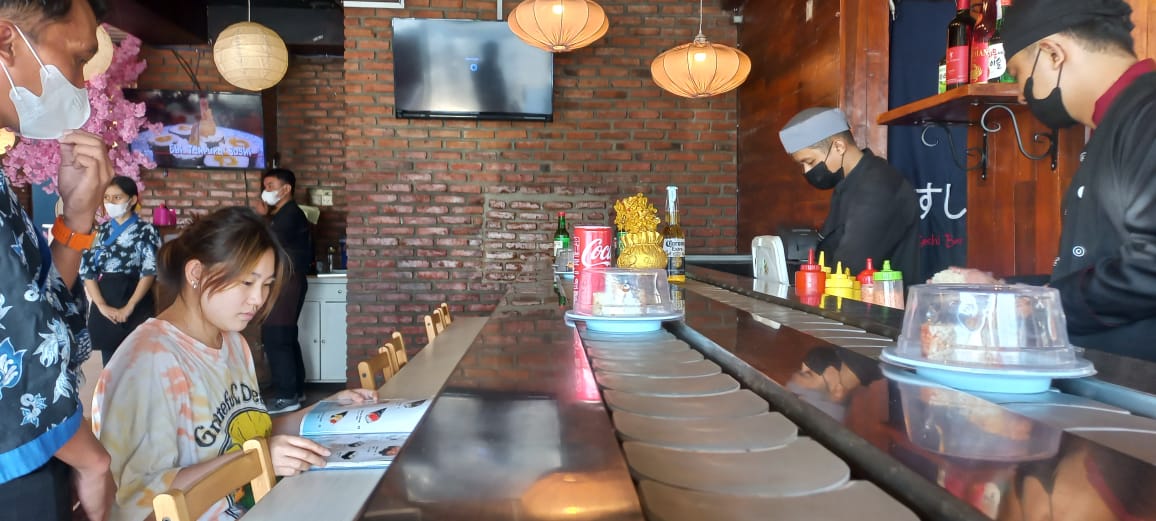 Promo spesial discount 10 persen diberikan kepada pelanggan yang berhari ulang tahun pada Bulan Januari