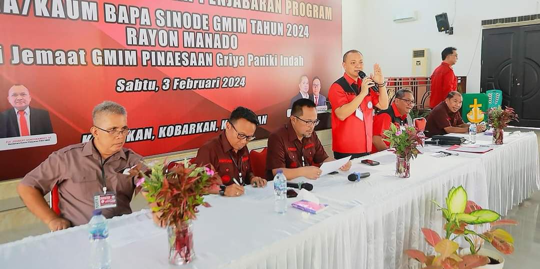 BAHAS: Suasana penjabaran program P/KB GMIM setelah pelaksanaan ibadah di GMIM Pinaesaan Griya Paniki Indah.