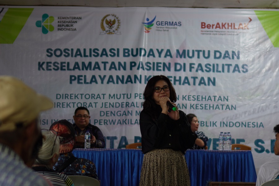 Sosialisasi Pembangunan Kesehatan dari Felly Estelita Runtuwene Sebagai ...