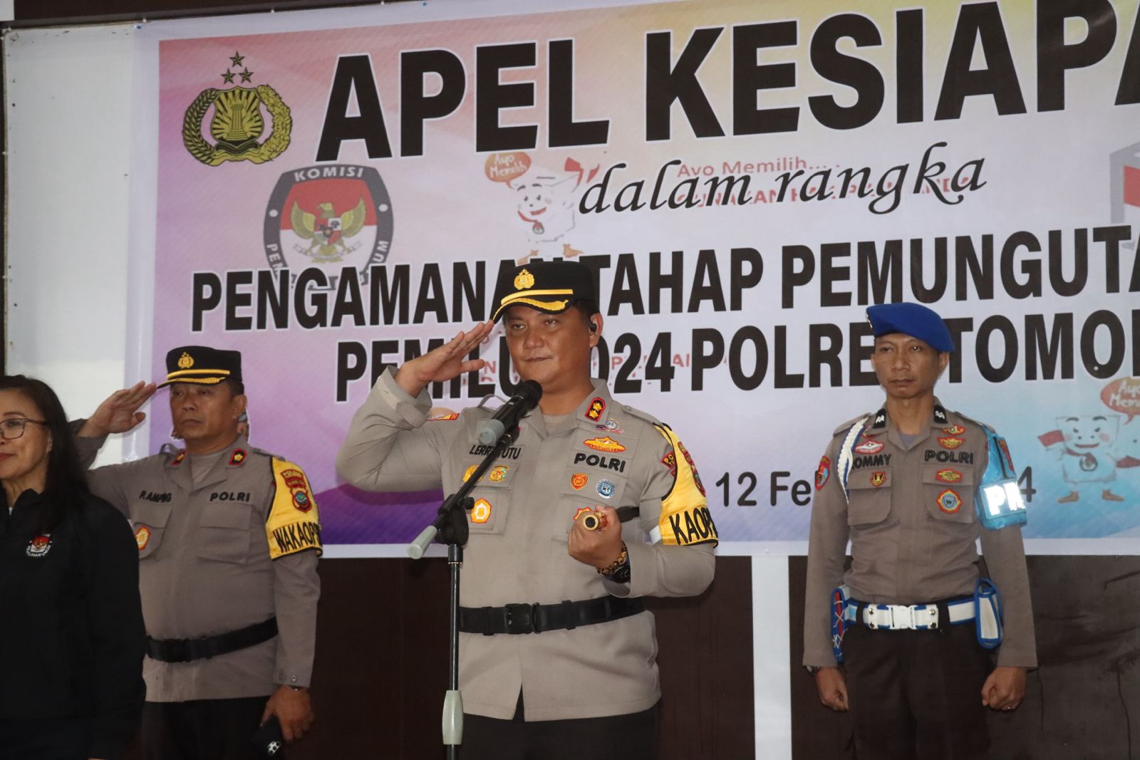 SIAP BERTUGAS: Kapolres Tomohon AKBP Lerry Tutu SIK MM saat memimpin Apel Kesiapan Pemilu 2024. Dok istimewa