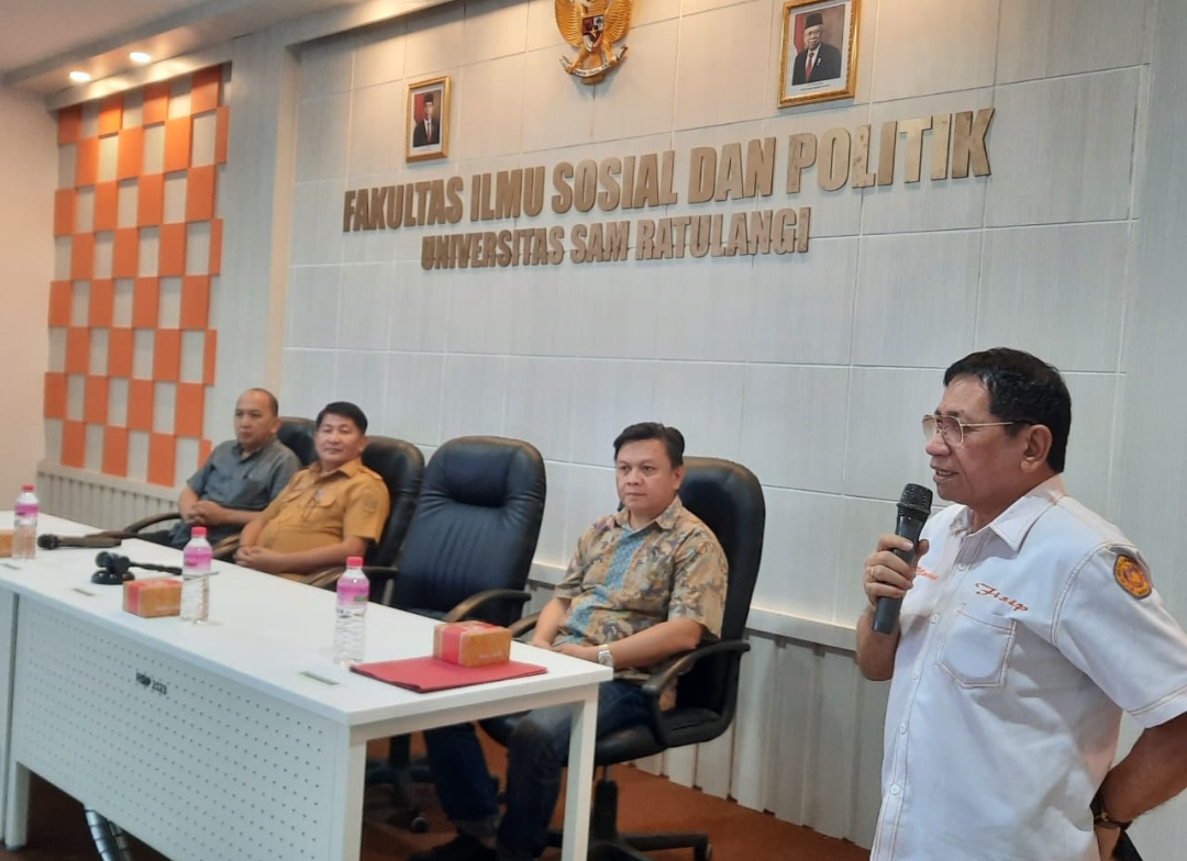 Dekan FISIP Unsrat Dr Novie Pioh saat memberikan sambutan