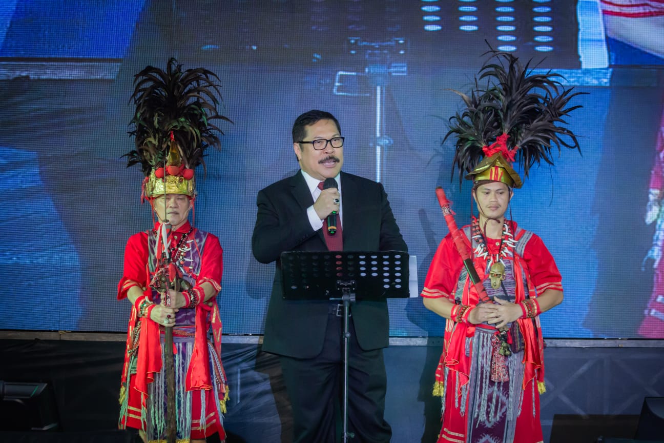 TOKOH KAWANUA: Dr Jan Samuel Maringka SH MH CGCAE dikenal sebagai Tokoh Kawanua Sejati. JM sapaan akrabnya, aktif mempersatukan KKK melalui berbagai kegiatan.