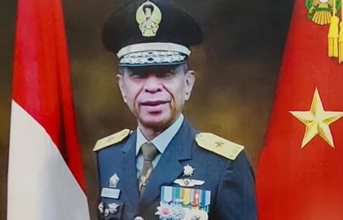 Brigjen (Purn) TNI Donny Makaminan