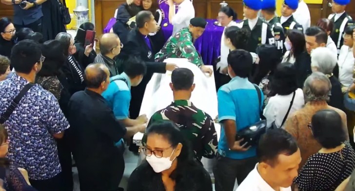 Ibadah pelepasan Alm Brigjen Donny Makaminan di GPIB Martin Luther Jakarta Timur. Foto: arcusgpib.com