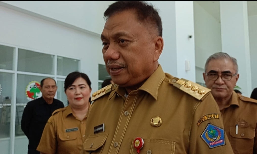Gubernur Sulut Olly Dondokambey saat meninjau RSUD ODSK