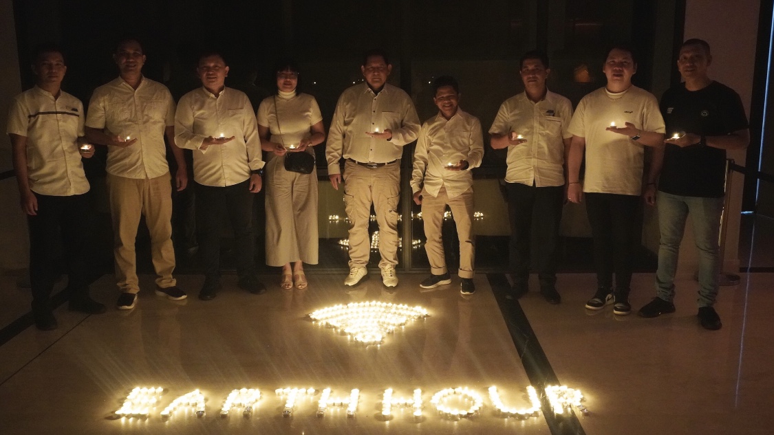 Earth Hour yang dilakukan Luwansa Hotel Manado, Sabtu (23/3). (Istimewa)