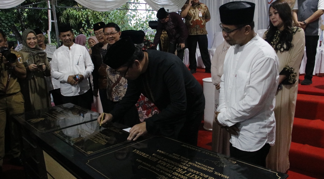 Wagub Pnt Steven Kandouw saat Resmikan Islamic Center di Bolmut