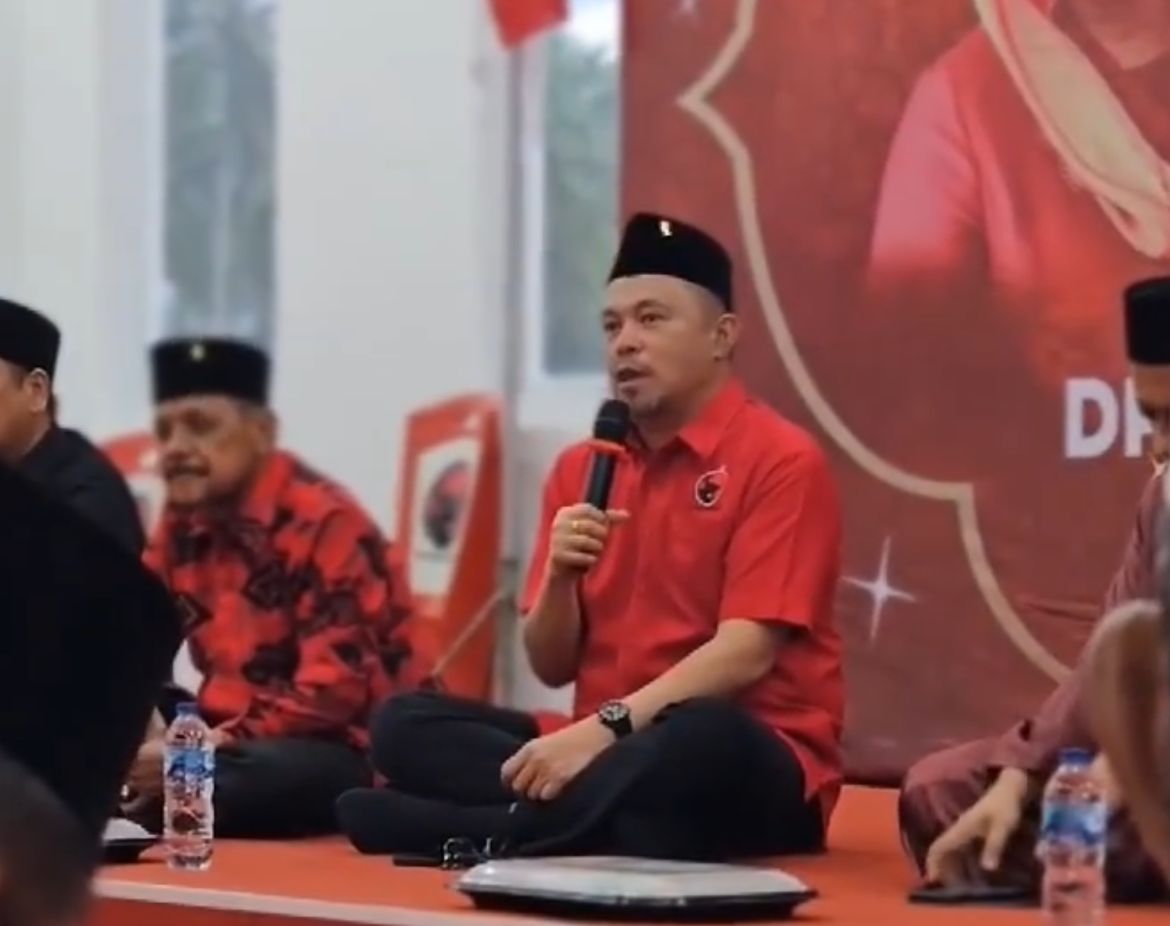 Ketua DPC PDI Perjuangan Kota Manado dr Richard Sualang dalam momen buka puasa bersama, Jumat (5/4).