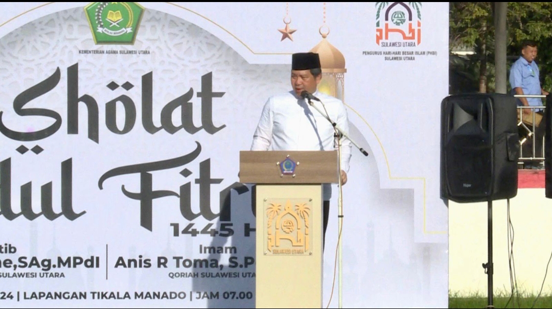 Wagub Steven Kandouw saat memberikan sambutan Sholat Idul Fitri di lapangan Sparta Tikala
